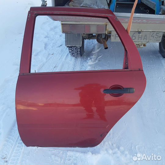 Задняя левая дверь лада гранта