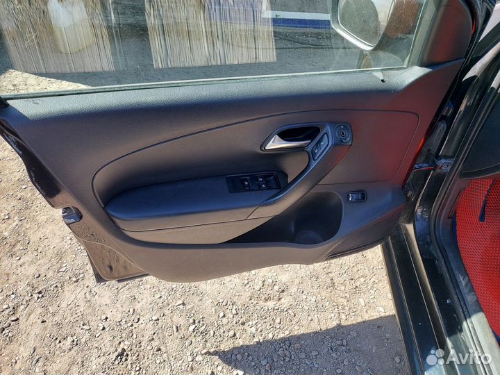 Volkswagen Polo 1.6 МТ, 2011, 285 000 км