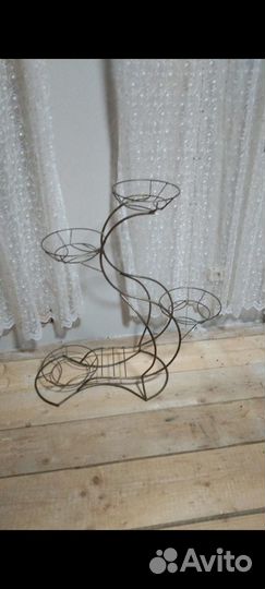 Стойка для цветов напольная