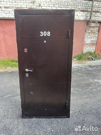 Дверь входная металлическая