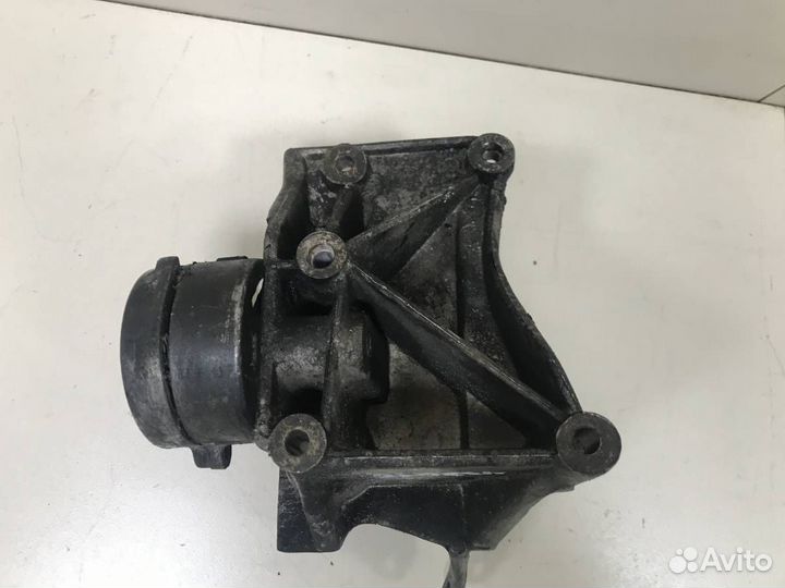 Кронштейн генератора Peugeot 307 2001-2008