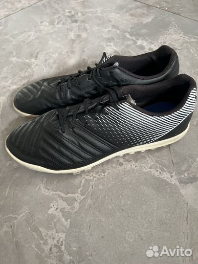 Футбольные бутсы