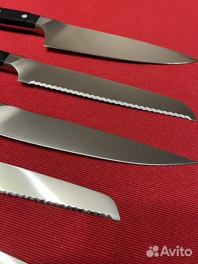 Набор ножей в блоке с самозаточкой Zwilling Pro