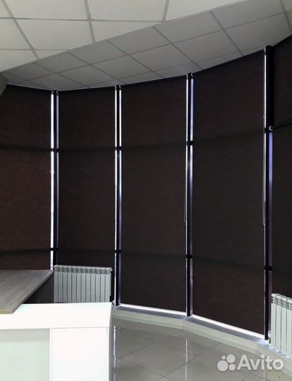 Жалюзи на пластиковое окно