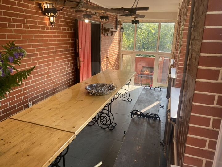 Дом 290 м² на участке 10 сот.