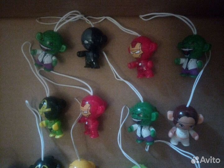 Брелки Марвел киндер звёздные войны