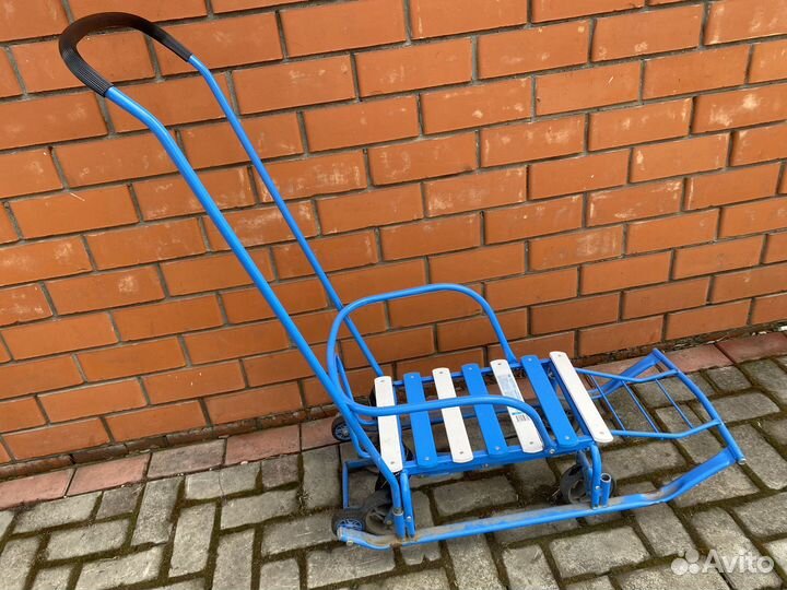 Детские санки с выдвижными колесиками