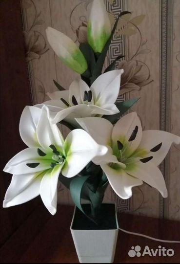 Светильник лилия