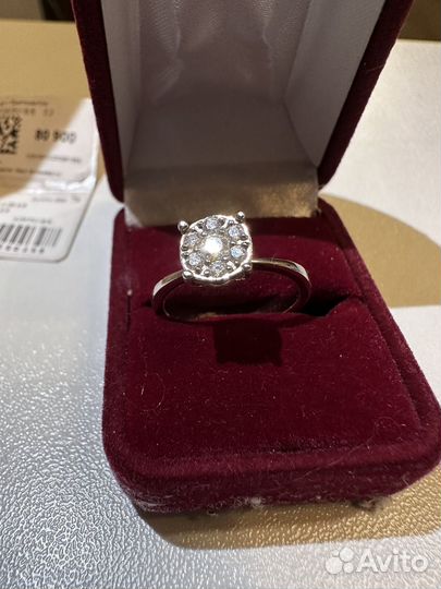 Кольцо с бриллиантом из белого золота