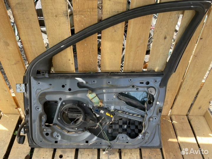 Дверь передняя правая Peugeot 607