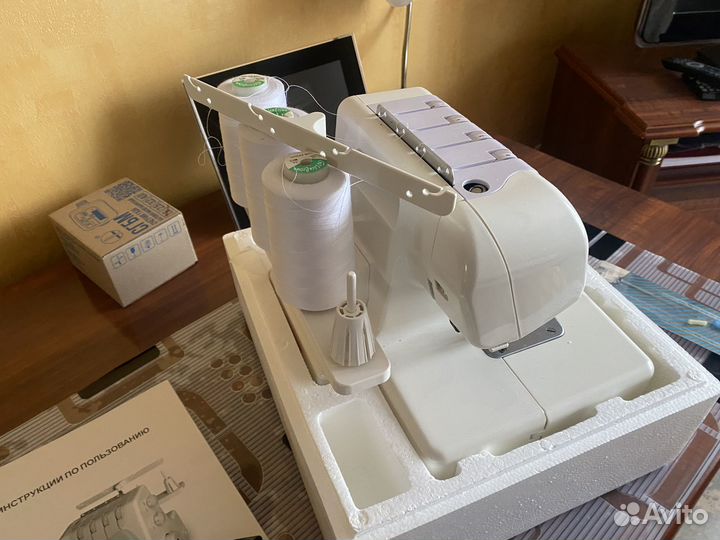 Оверлок Janome 4852