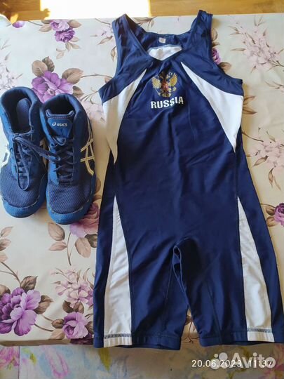 Борцовское трико, борцовки