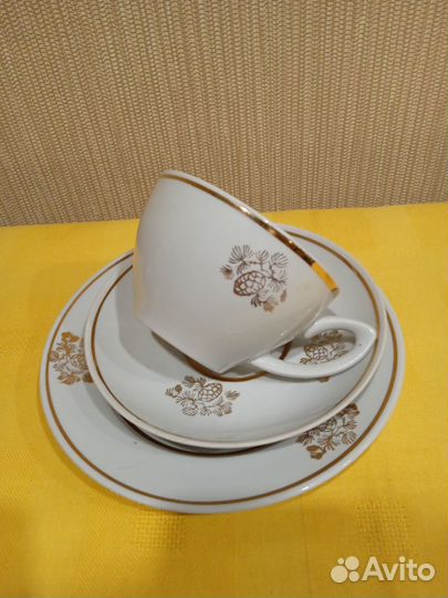 Чайные пары,блюдца, чайники