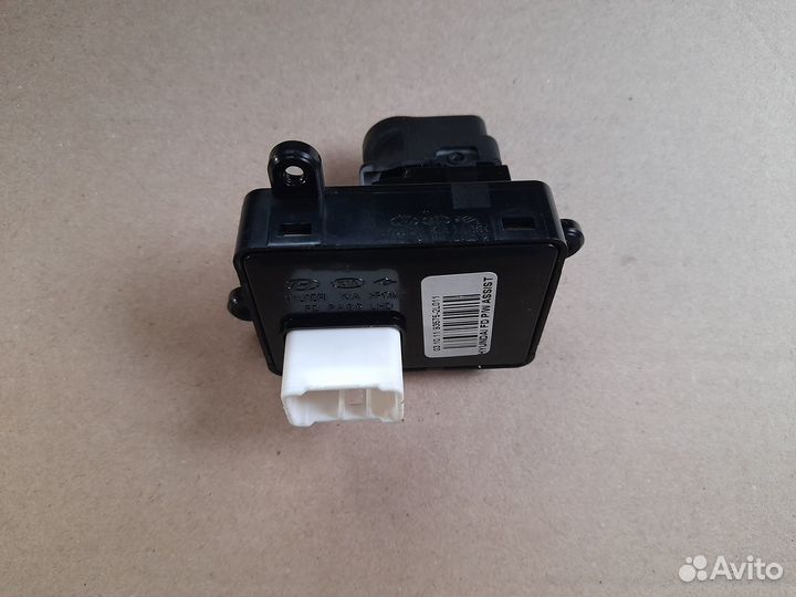 Кнопка стеклоподъемника Hyundai I30