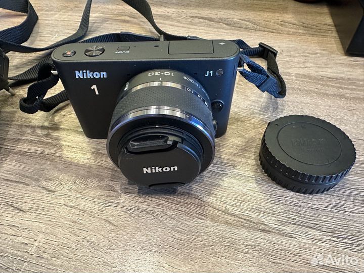 Зеркальный фотоаппарат nikon J1