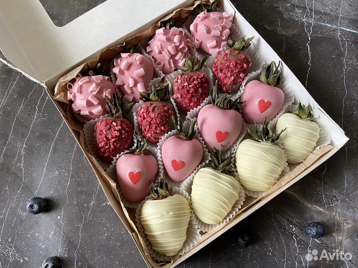 Сладкий набор из клубники в шоколаде