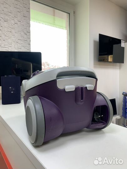 Пылесос Electrolux 1800W