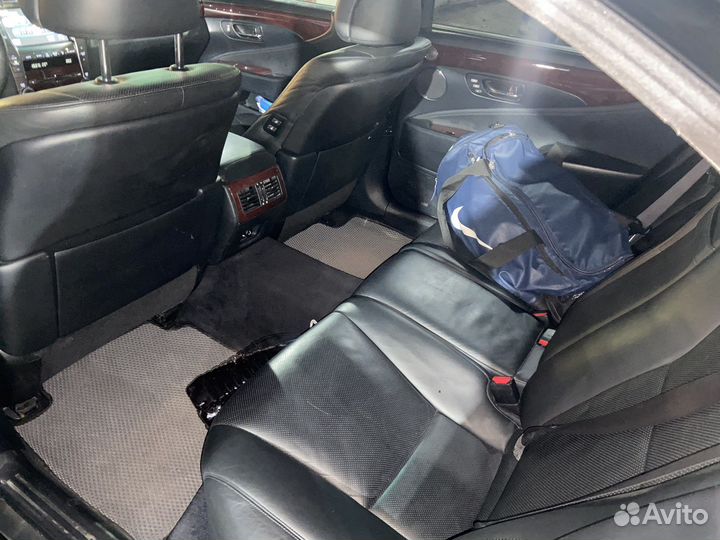 Передние сидения