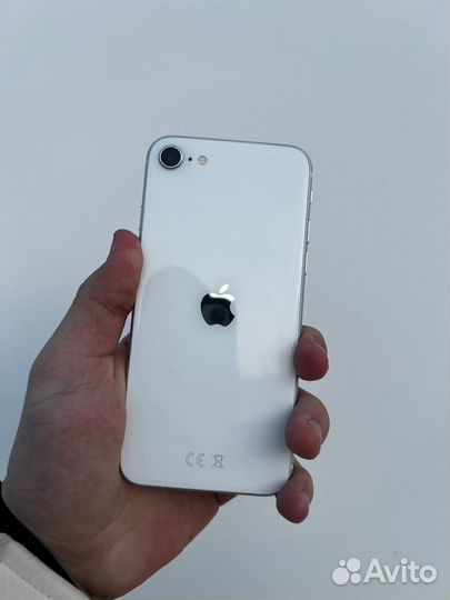 iPhone SE, 64 ГБ