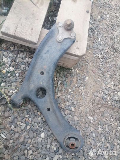 Рычаг и ступица hyundai tucson
