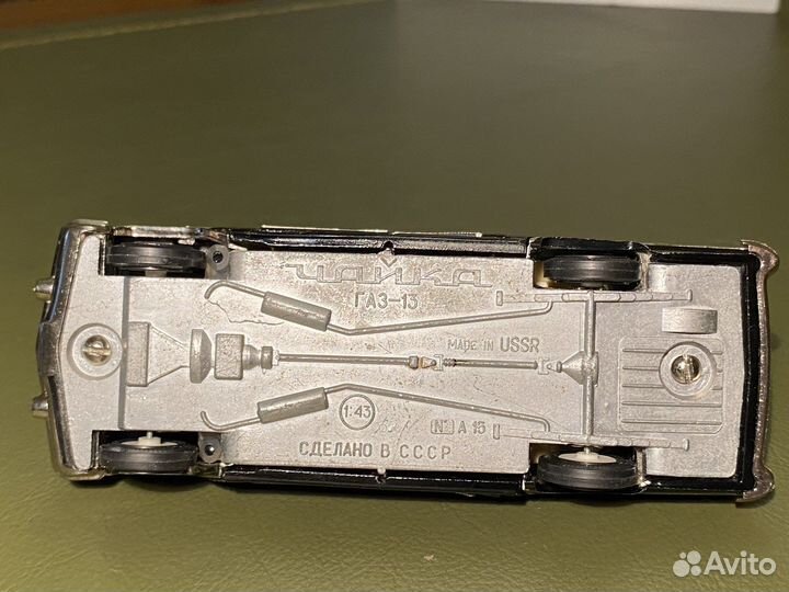 Модель автомобиля Чайка газ 13
