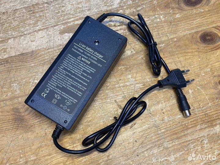 Зарядное устройство lifepo4 24v(29,2v) 4,4a 000