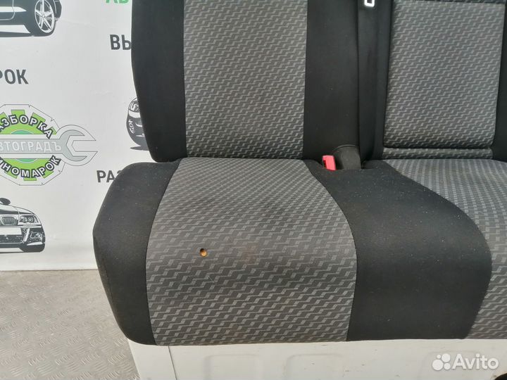 Сидение пассажирское Volkswagen Crafter 2011г
