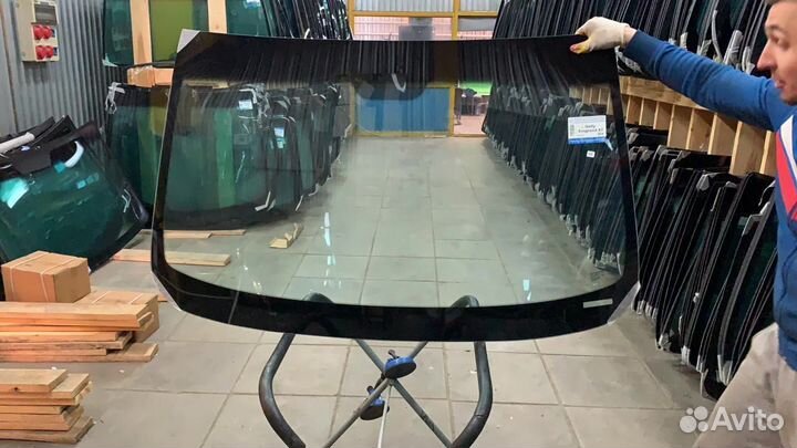 Лобовое стекло Nissan Almera n16