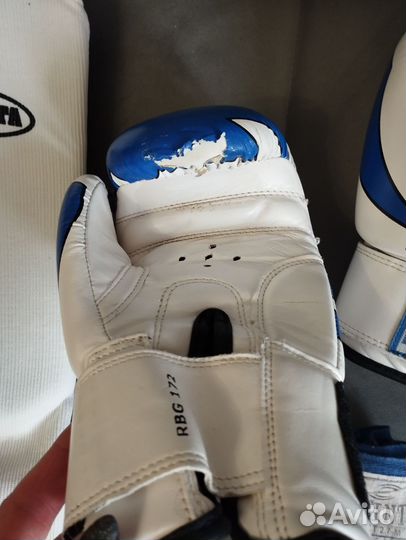 Боксерские перчатки