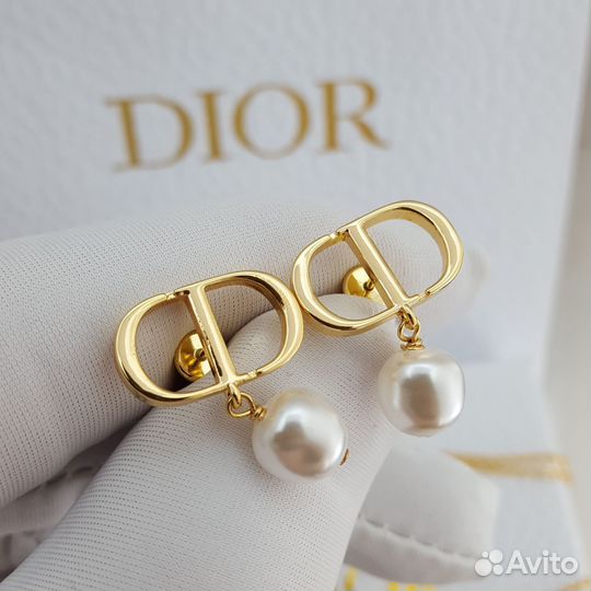 Серьги Dior текущая коллекция