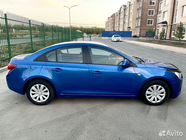 Chevrolet Cruze 1.8 AT, 2011, 305 000 км