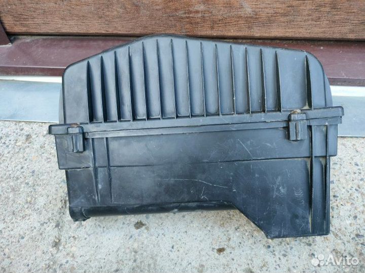 Корпус воздушного фильтра Peugeot Partner минивен