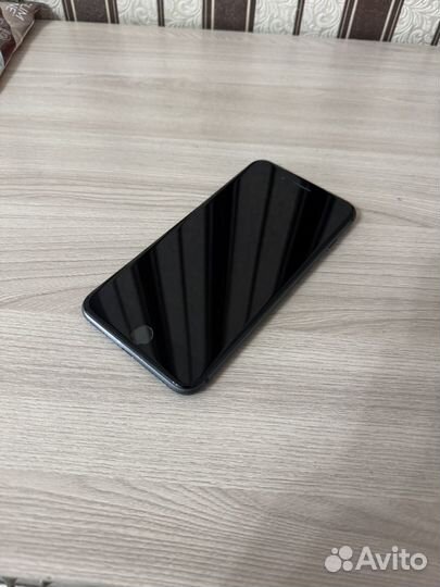 iPhone 8 Plus, 64 ГБ