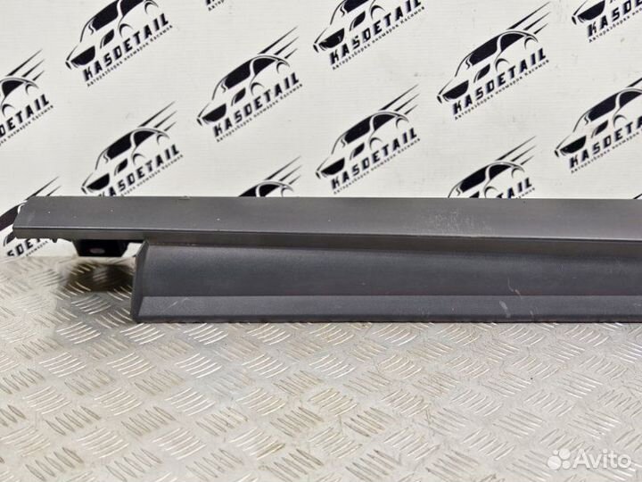 Накладка порога правая Ford Focus 3 1.6 pnda 2012