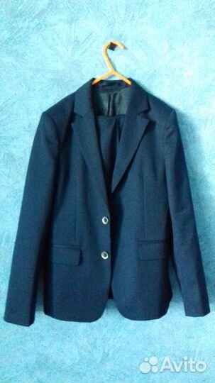 Новый костюм р140 и пиджак р134