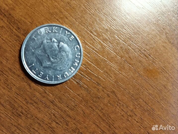 Турция 25 лир 1988г. Иран 50 и 100 риалов 2004-05г