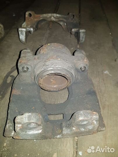 Суппорт тормозной/передние, mondeo 4 мондео 4 2.0d