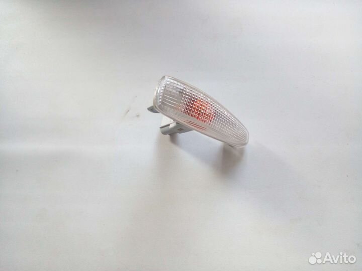 Повторитель поворота Mitsubishi Outlander XL