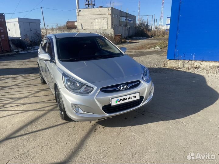 Hyundai Solaris 1.6 AT, 2011, 122 000 км