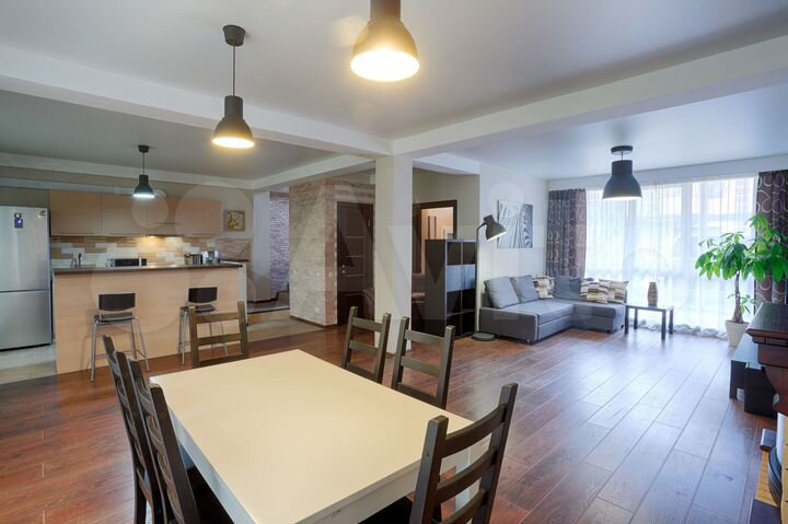 Дом 205 м² на участке 1,7 сот.