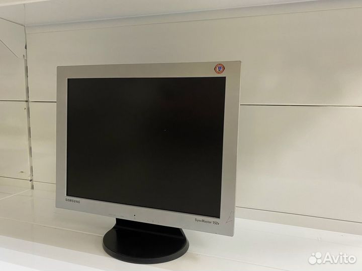 Монитор Samsung SyncMaster 152V