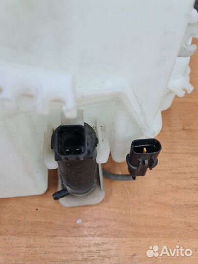 Бачок омывателя передний Kia Quoris 1 G6DJ