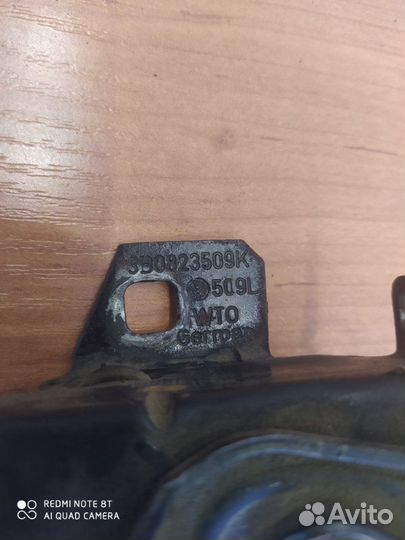 Замок капота Volkswagen Passat B5 седан 1.8 T 1998