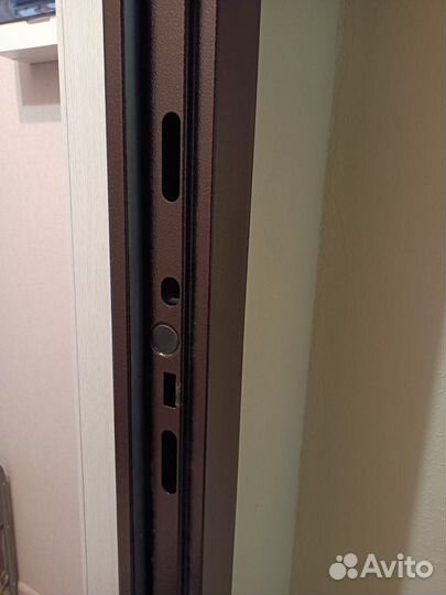 Дверь входная металлическая от застройщика