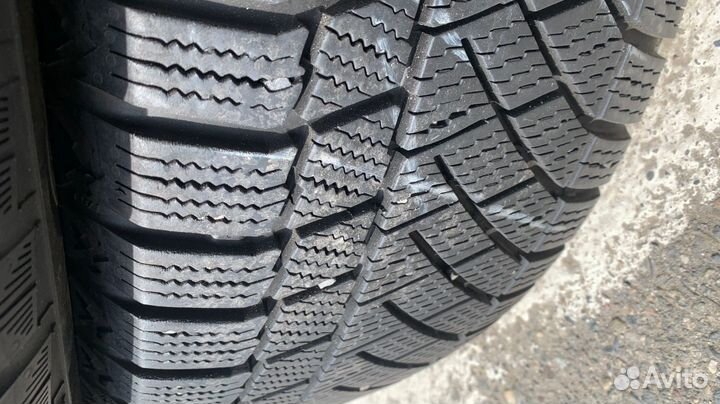 Continental ContiVikingContact 6 225/60 R18 104T