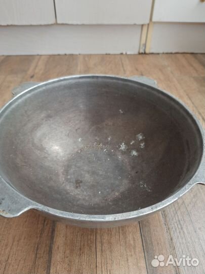 Чугунный казанчик4,5л 2 сковородки