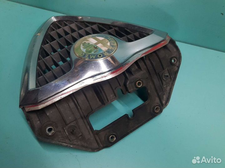 Решетка радиатора alfa romeo 156