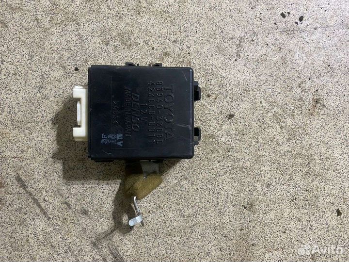 Блок управления дверьми toyota camry 30