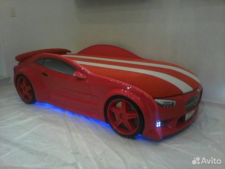 Красный мерсик с матрасом