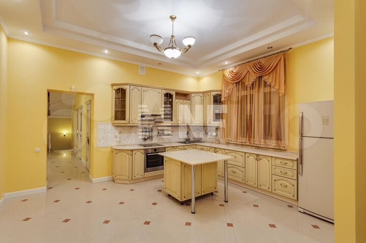 Дом 550 м² на участке 22 сот.